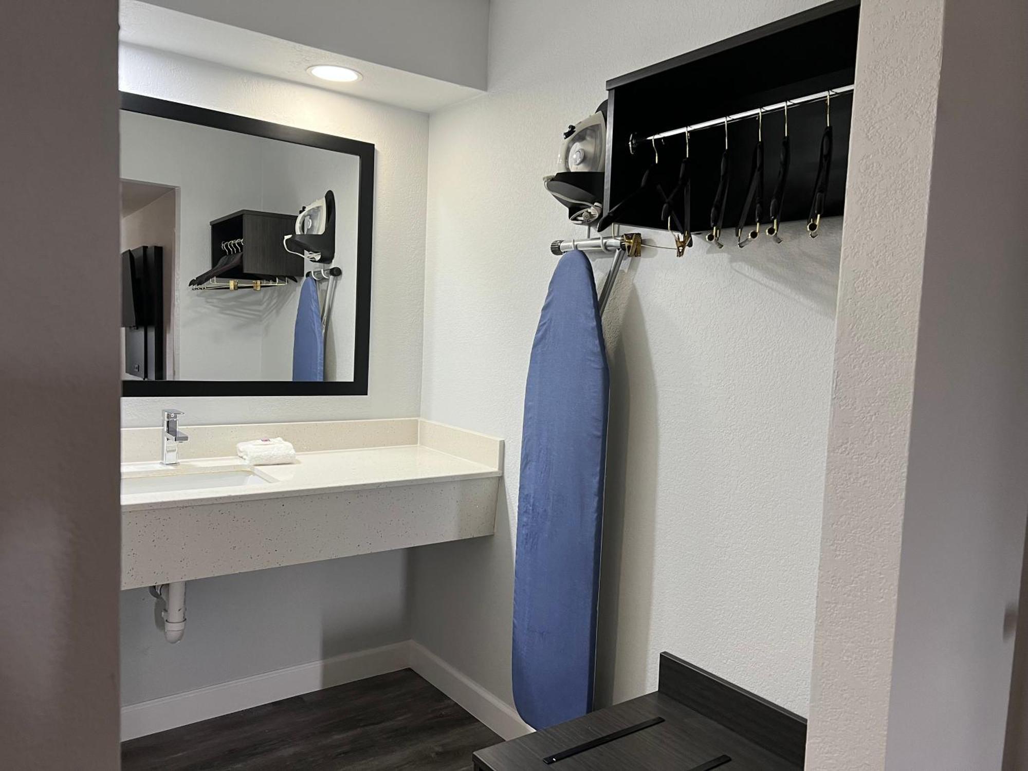 Studio 6 Tulsa Ok Central Екстериор снимка